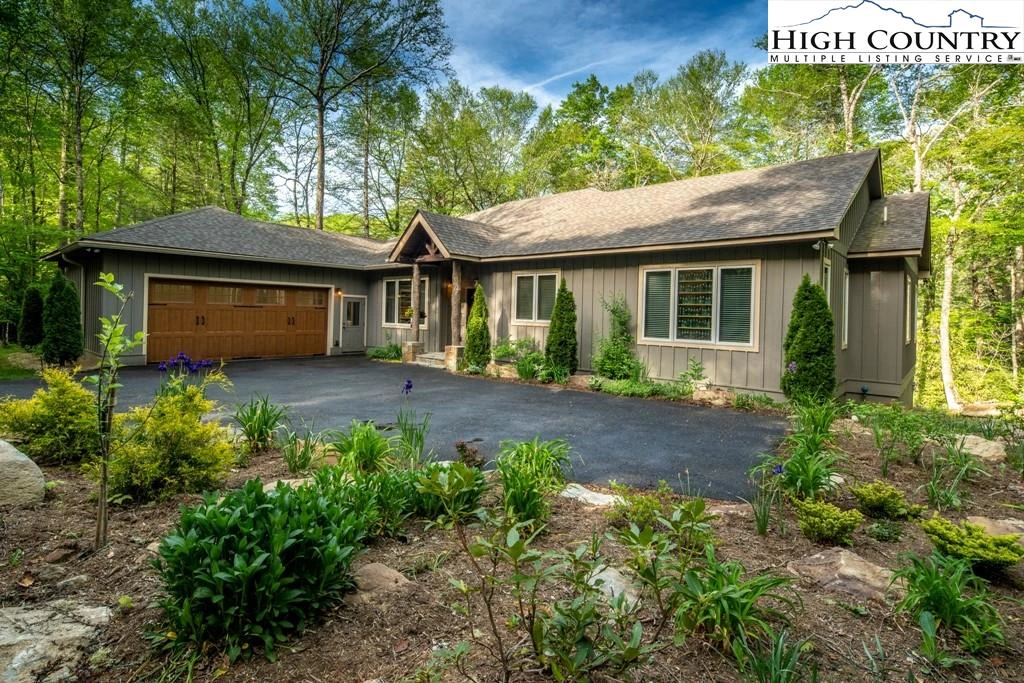 Image number 1 for the current listing