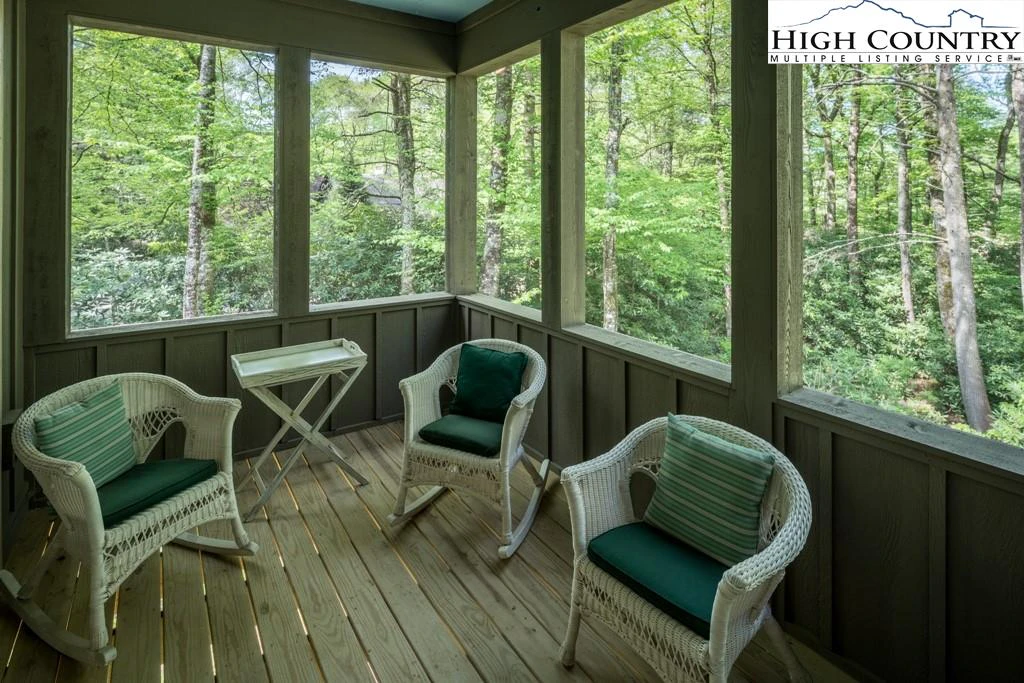 Image number 6 for the current listing
