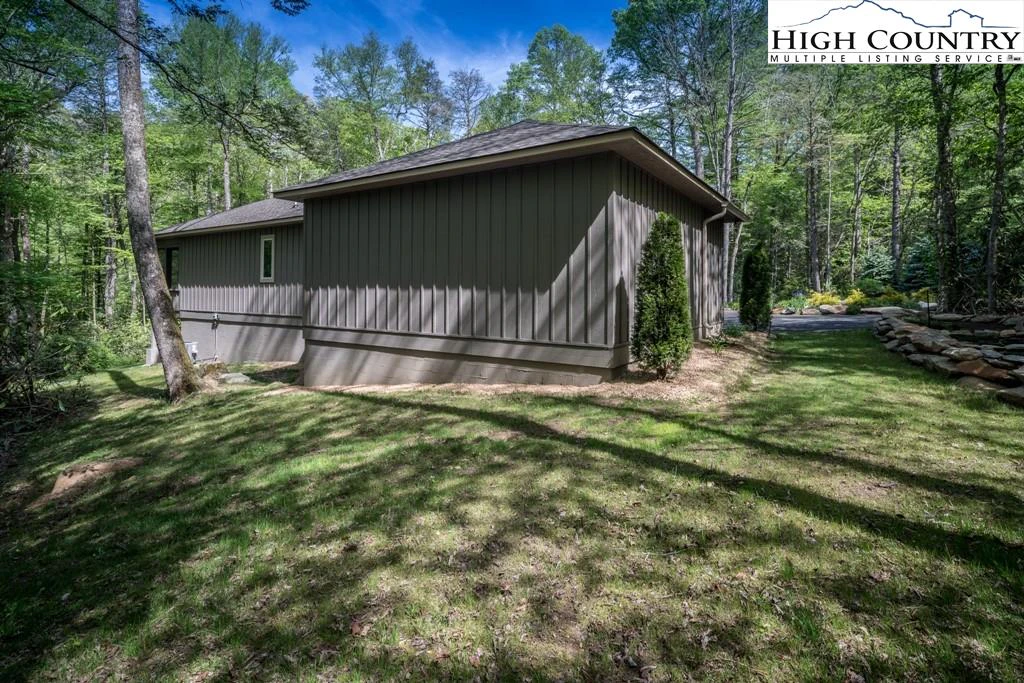 Image number 2 for the current listing