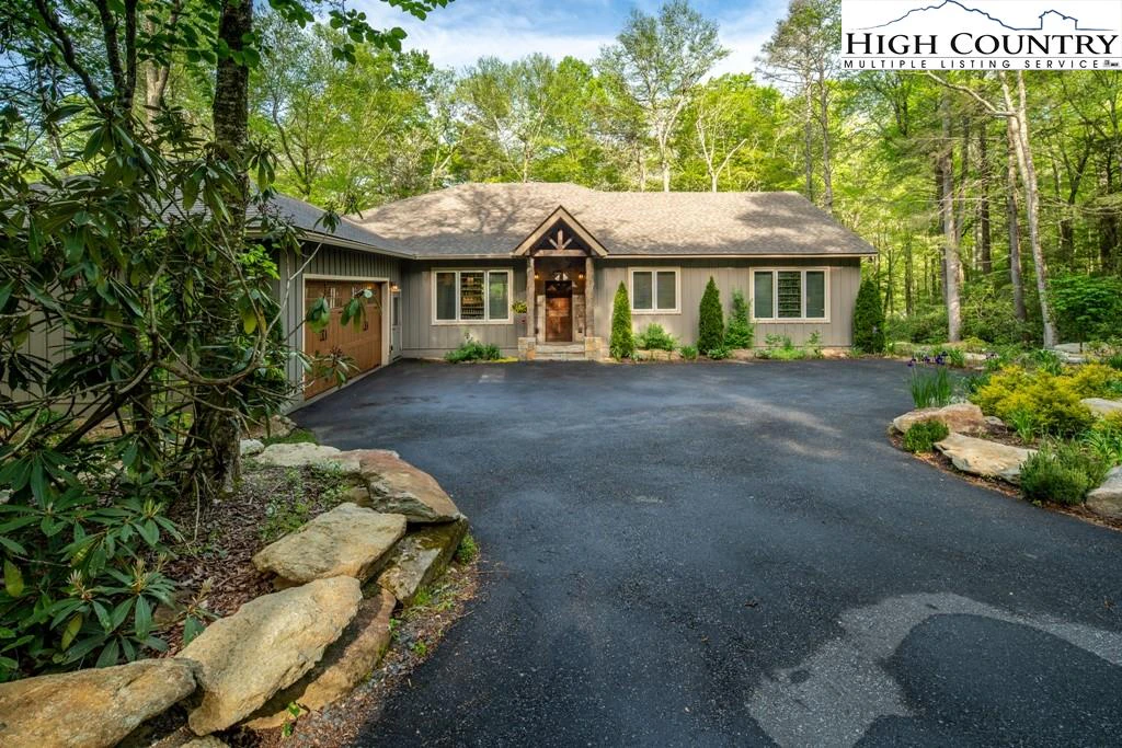 Image number 16 for the current listing