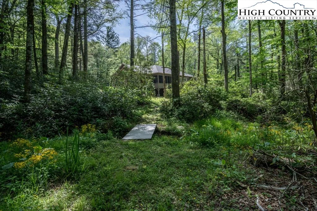 Image number 19 for the current listing