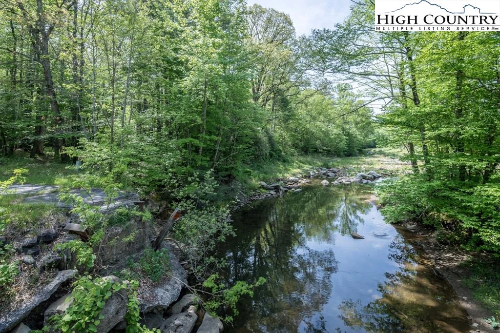 Image number 21 for the current listing