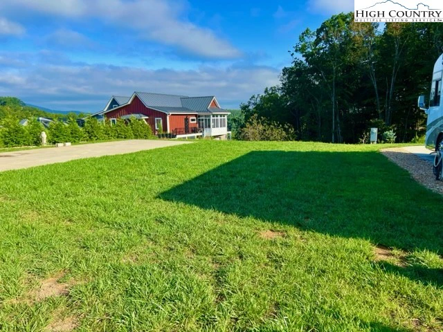 Image number 1 for the current listing