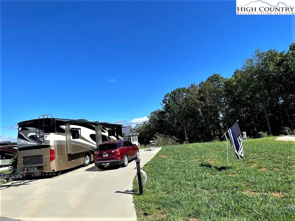 Image number 5 for the current listing