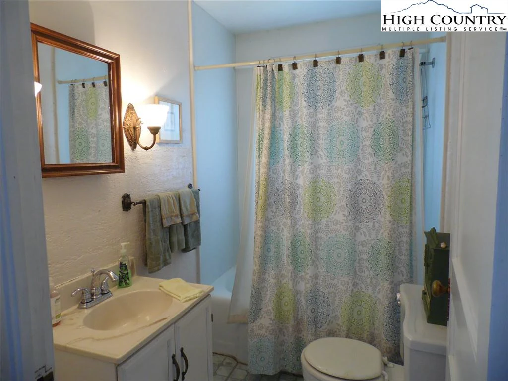Image number 6 for the current listing