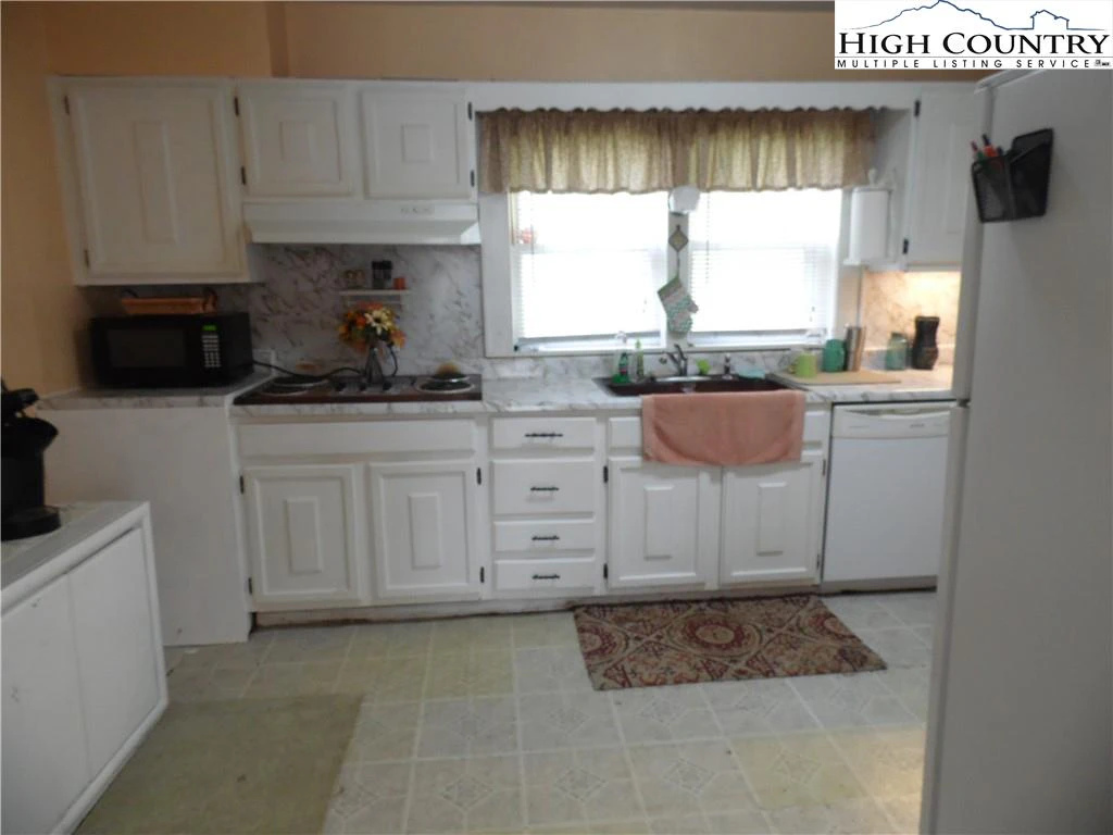 Image number 8 for the current listing