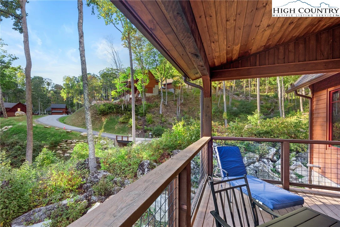 Image number 2 for the current listing