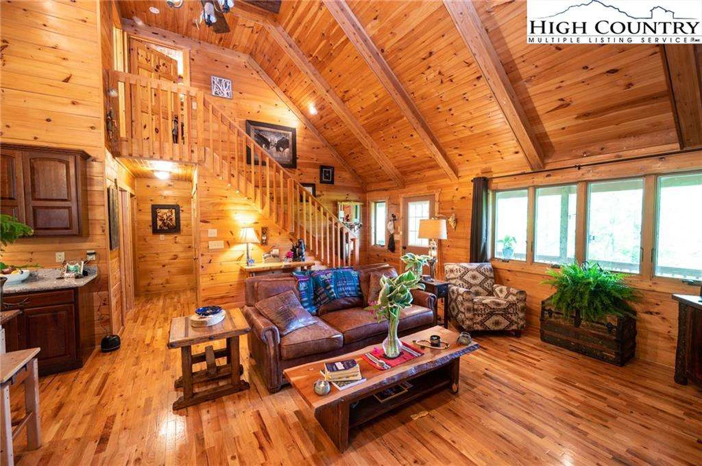 Image number 7 for the current listing