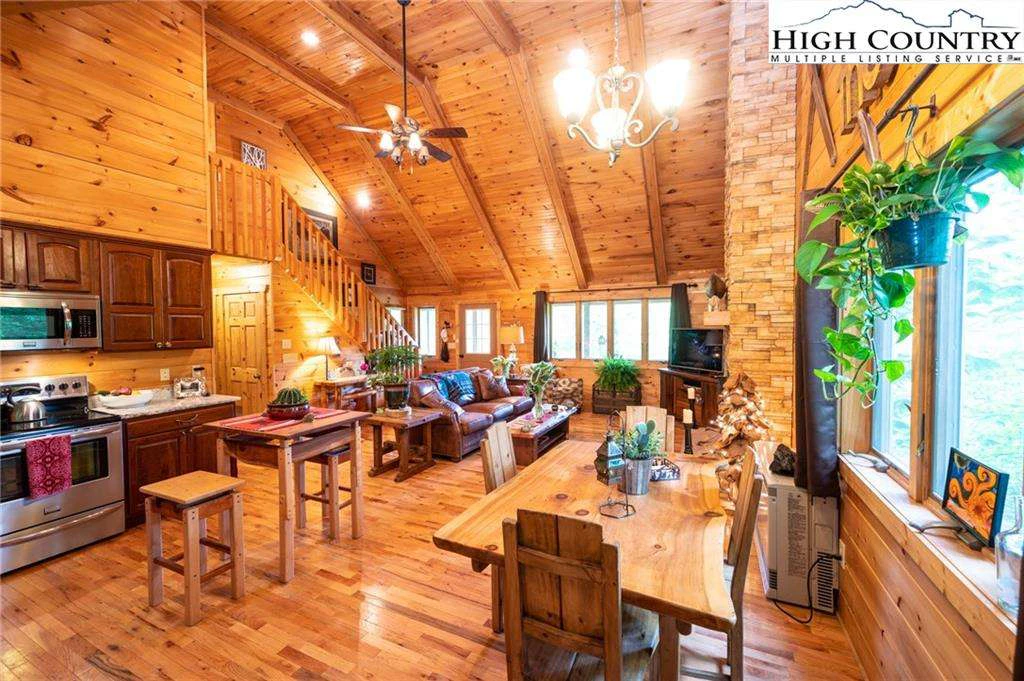 Image number 11 for the current listing