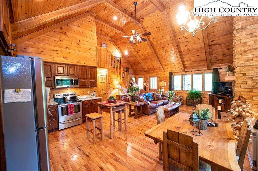 Image number 2 for the current listing