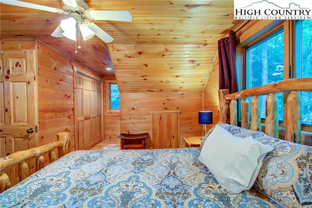 Image number 11 for the current listing