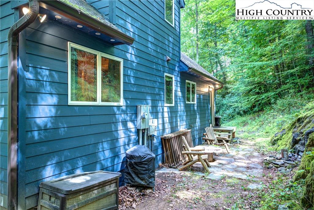 Image number 6 for the current listing