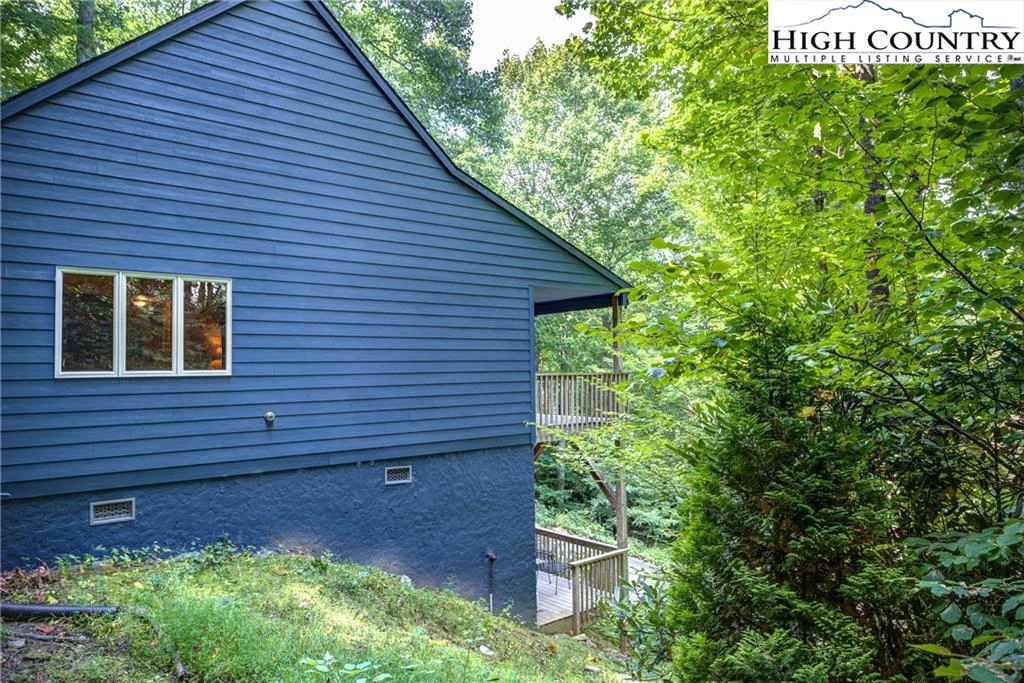 Image number 5 for the current listing