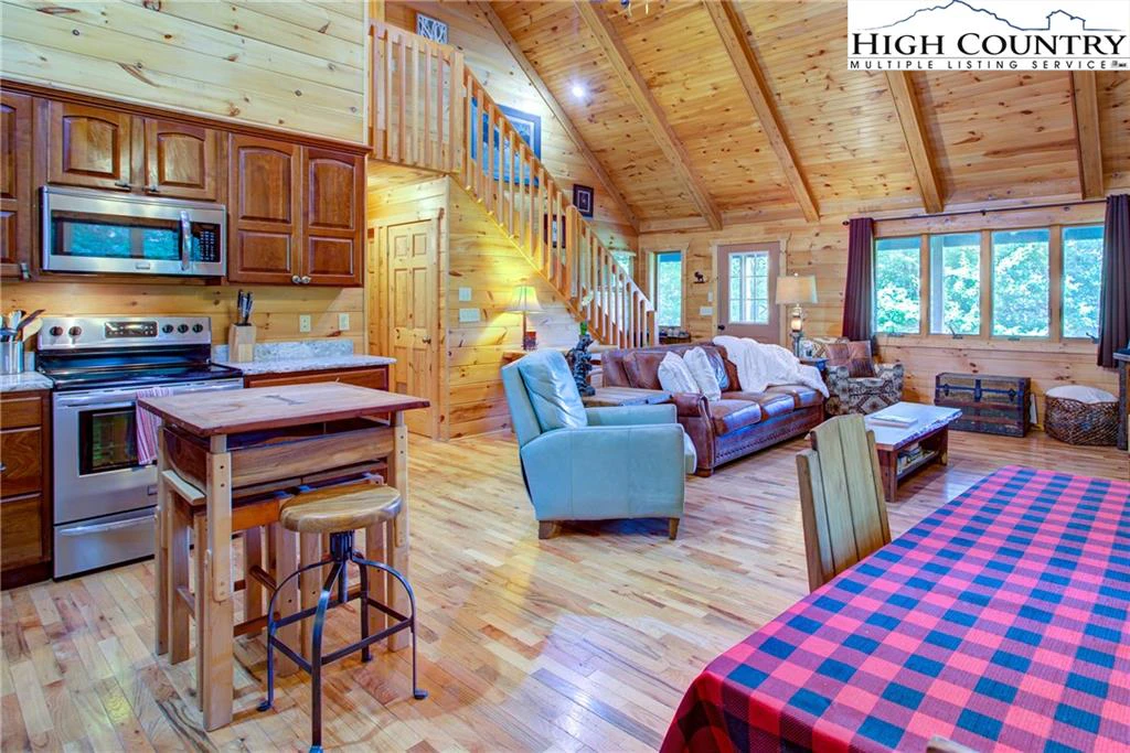 Image number 20 for the current listing