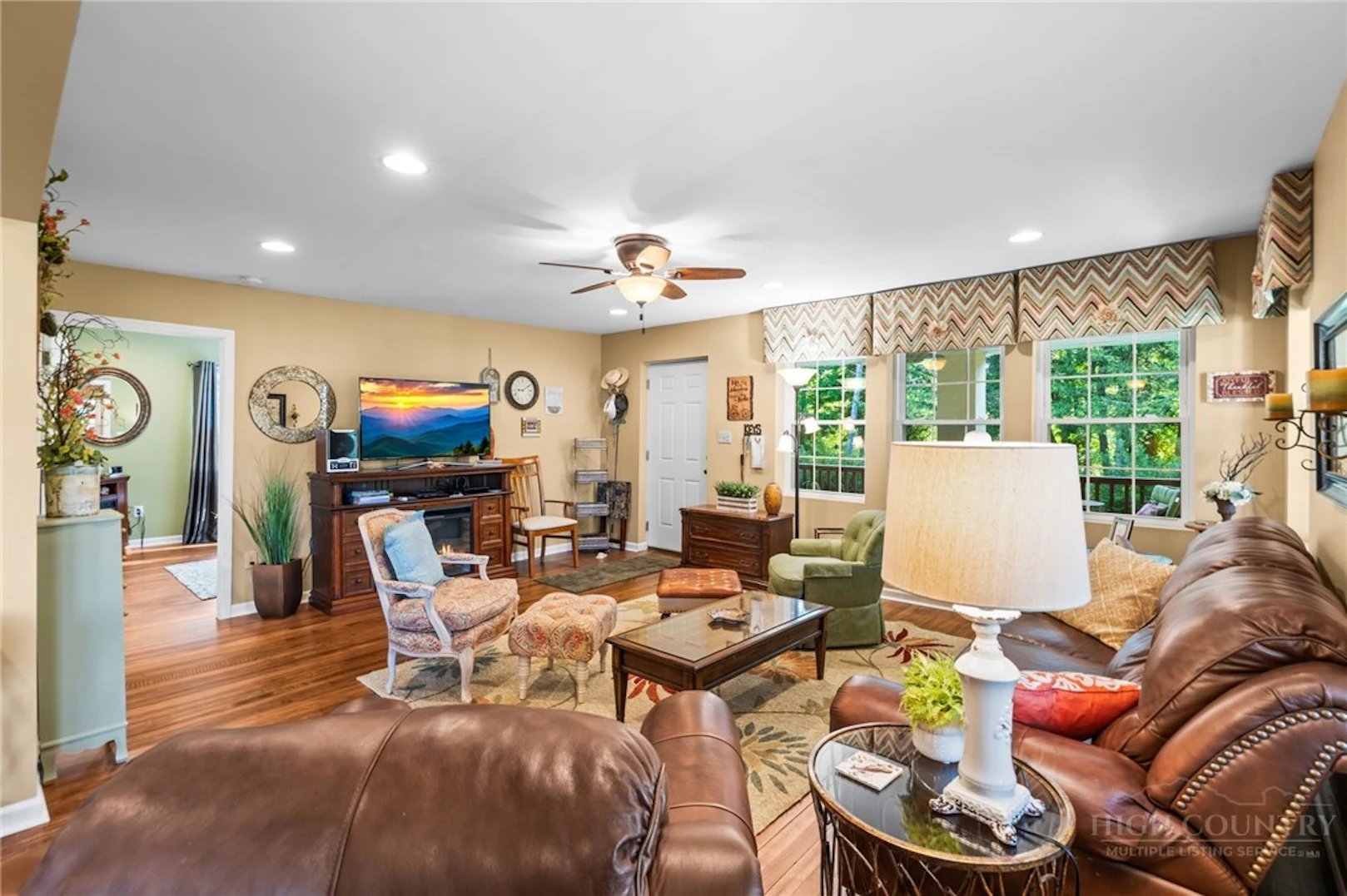 Image number 8 for the current listing