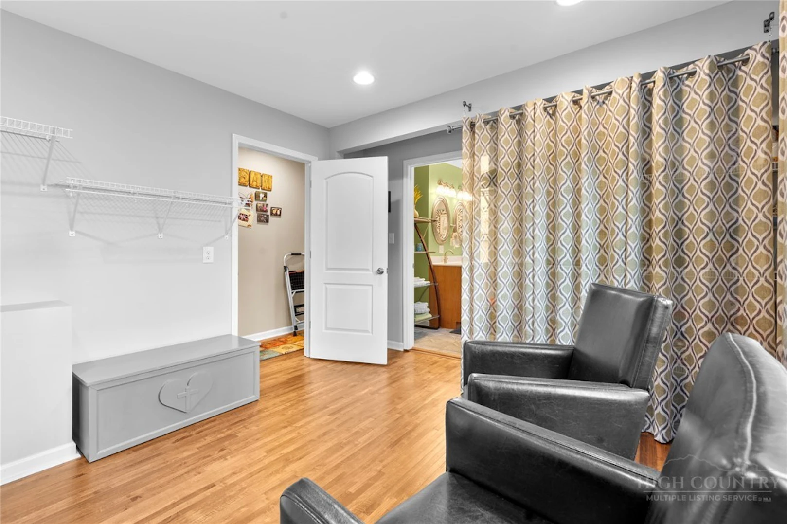 Image number 12 for the current listing