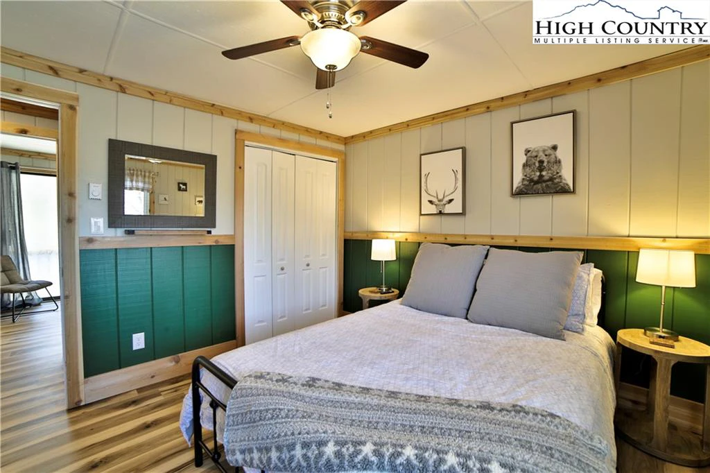 Image number 9 for the current listing
