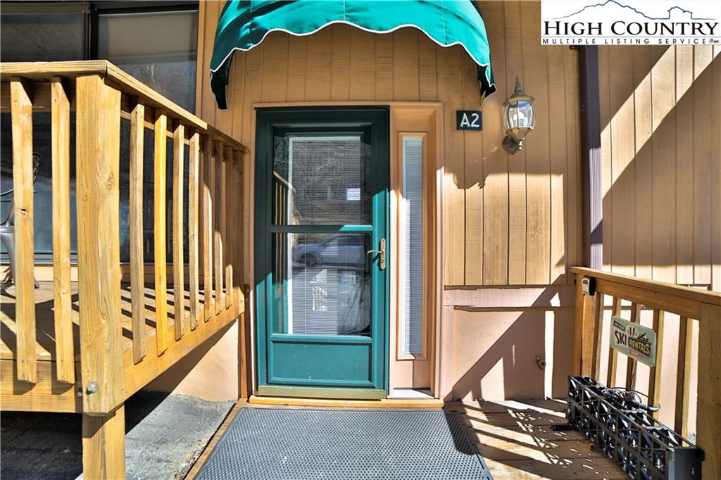 Image number 4 for the current listing