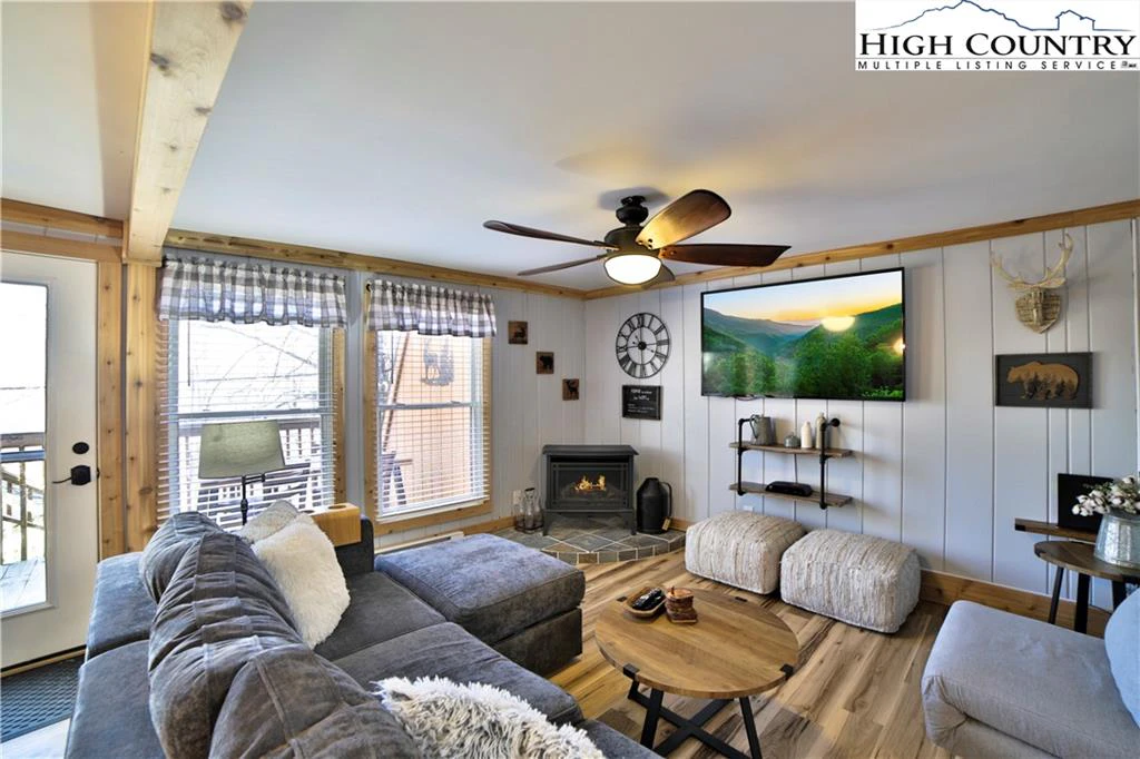 Image number 15 for the current listing