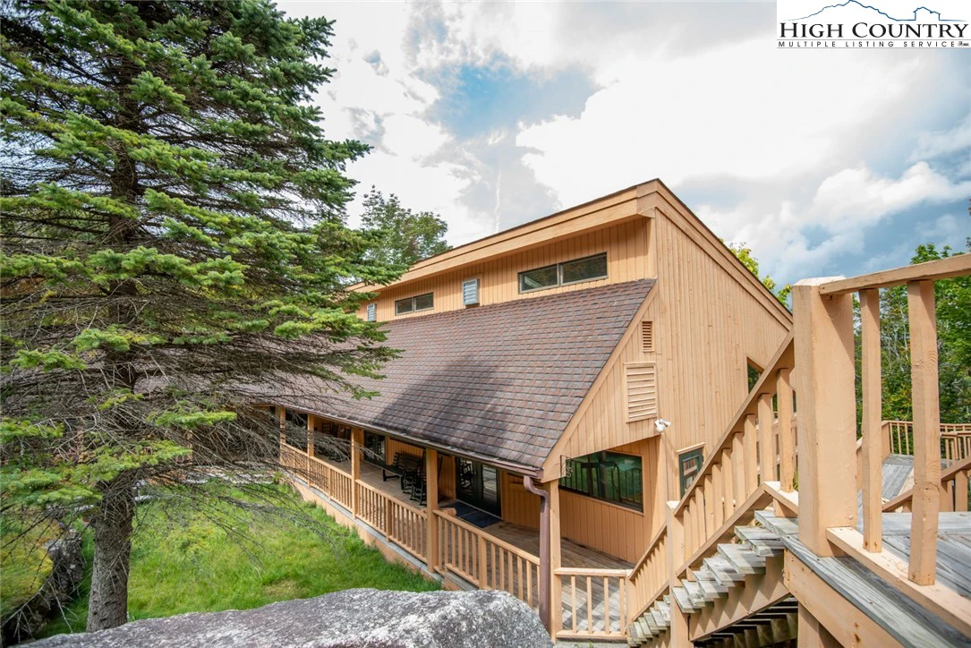 Image number 5 for the current listing
