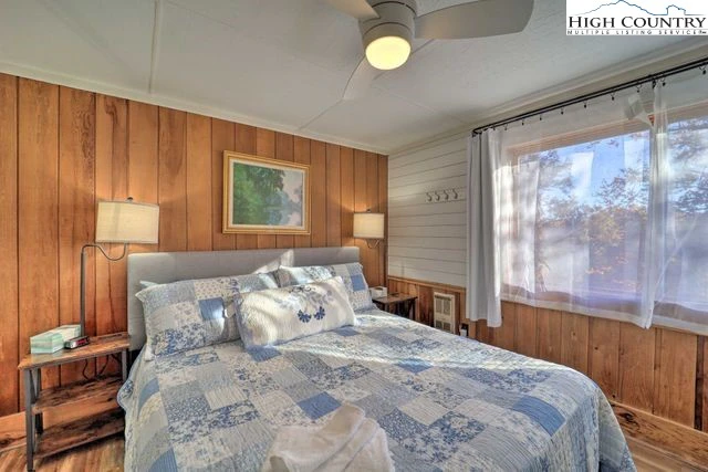 Image number 9 for the current listing