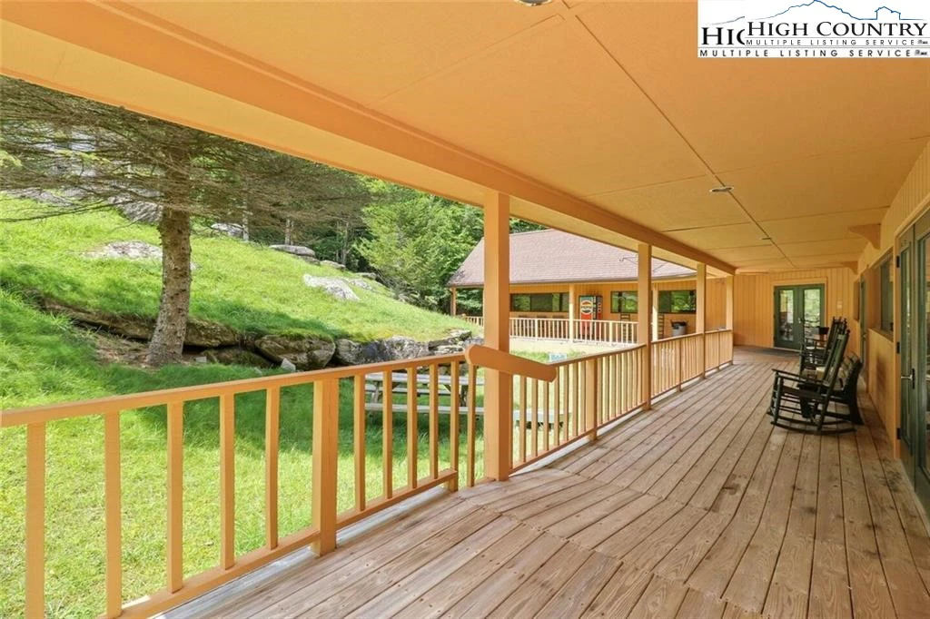 Image number 20 for the current listing