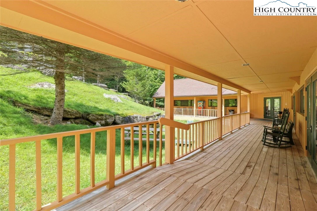 Image number 7 for the current listing