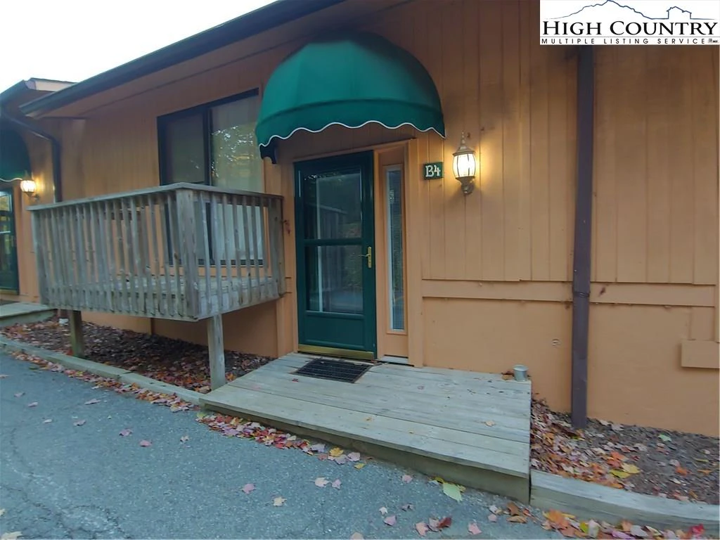 Image number 3 for the current listing