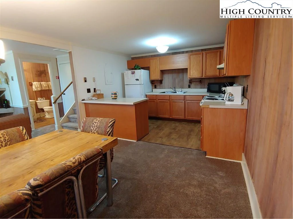 Image number 7 for the current listing