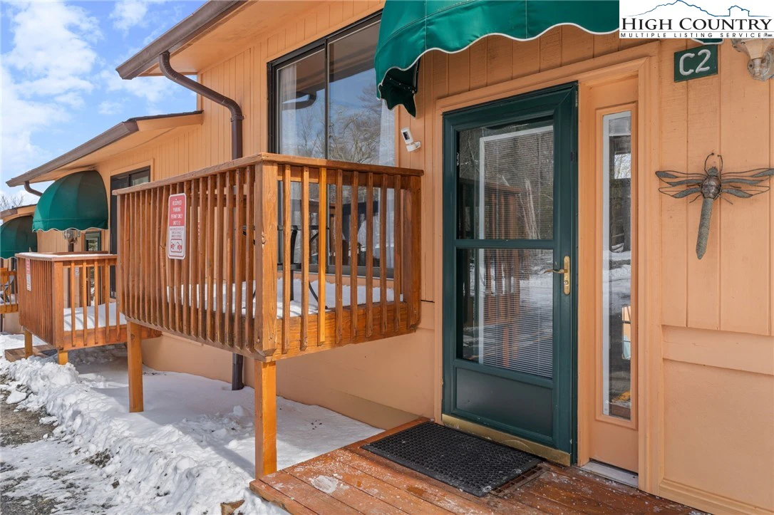 Image number 1 for the current listing