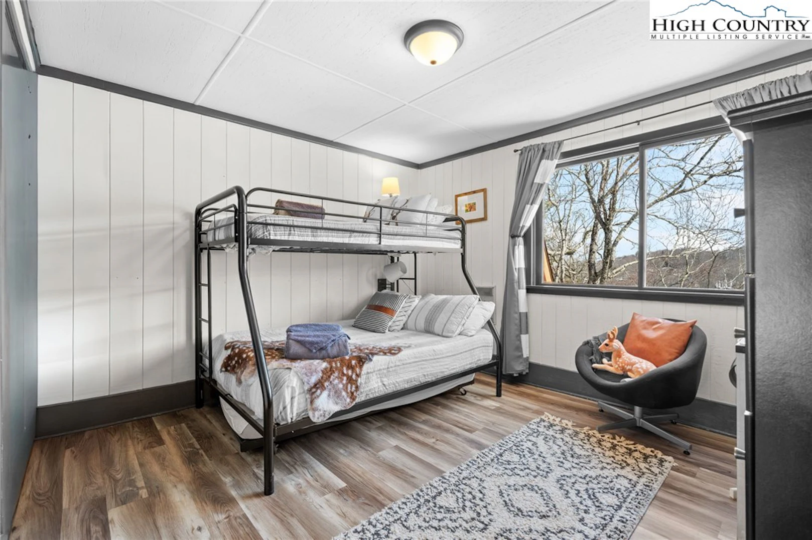 Image number 10 for the current listing