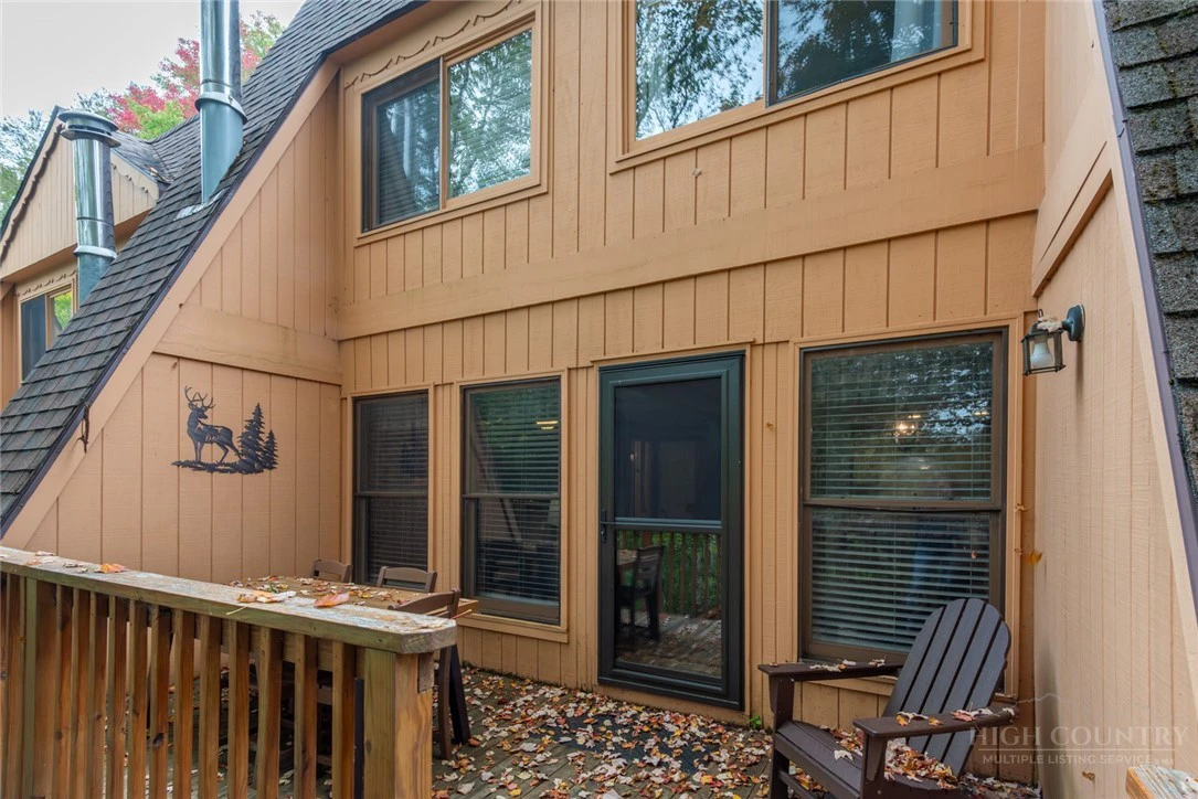 Image number 1 for the current listing