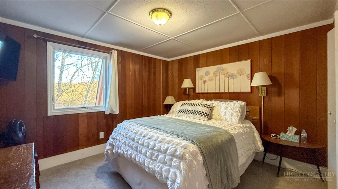 Image number 10 for the current listing