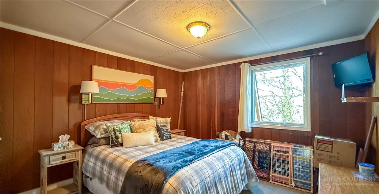 Image number 13 for the current listing