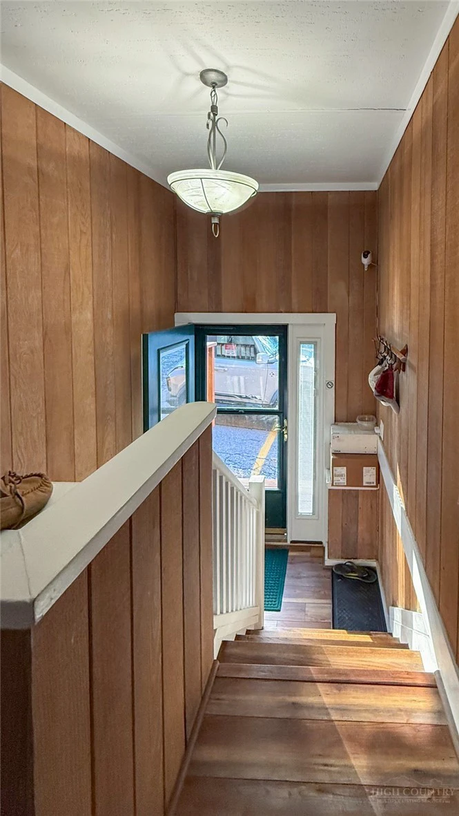 Image number 3 for the current listing