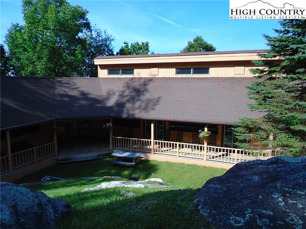 Image number 9 for the current listing