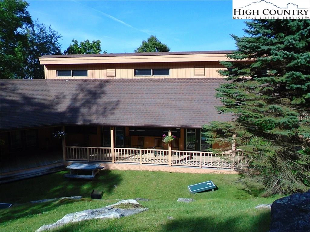 Image number 8 for the current listing