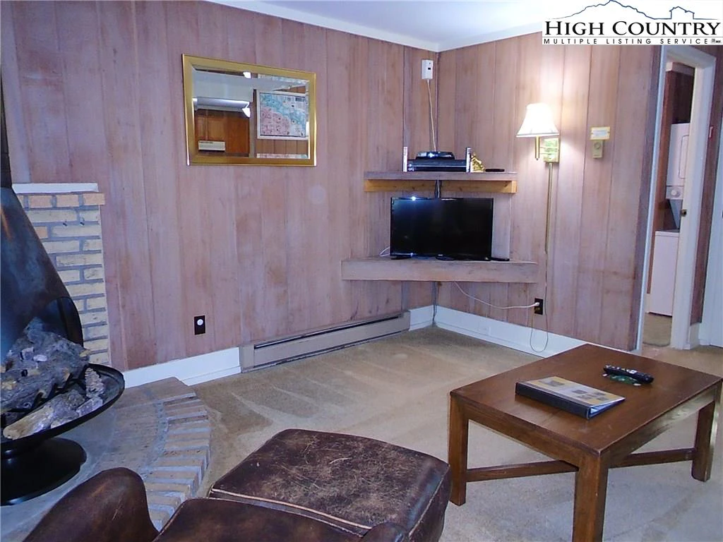 Image number 22 for the current listing
