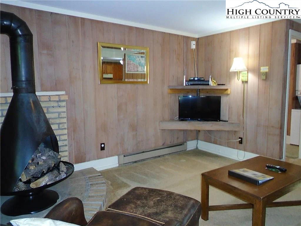 Image number 21 for the current listing