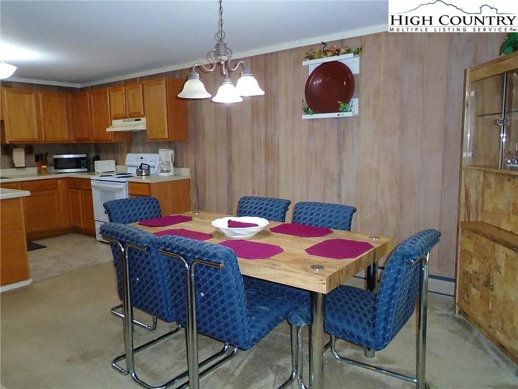 Image number 20 for the current listing