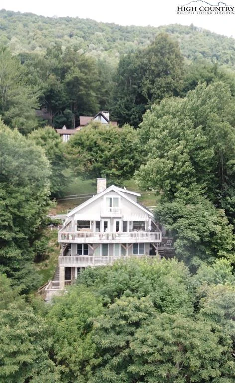 Image number 1 for the current listing