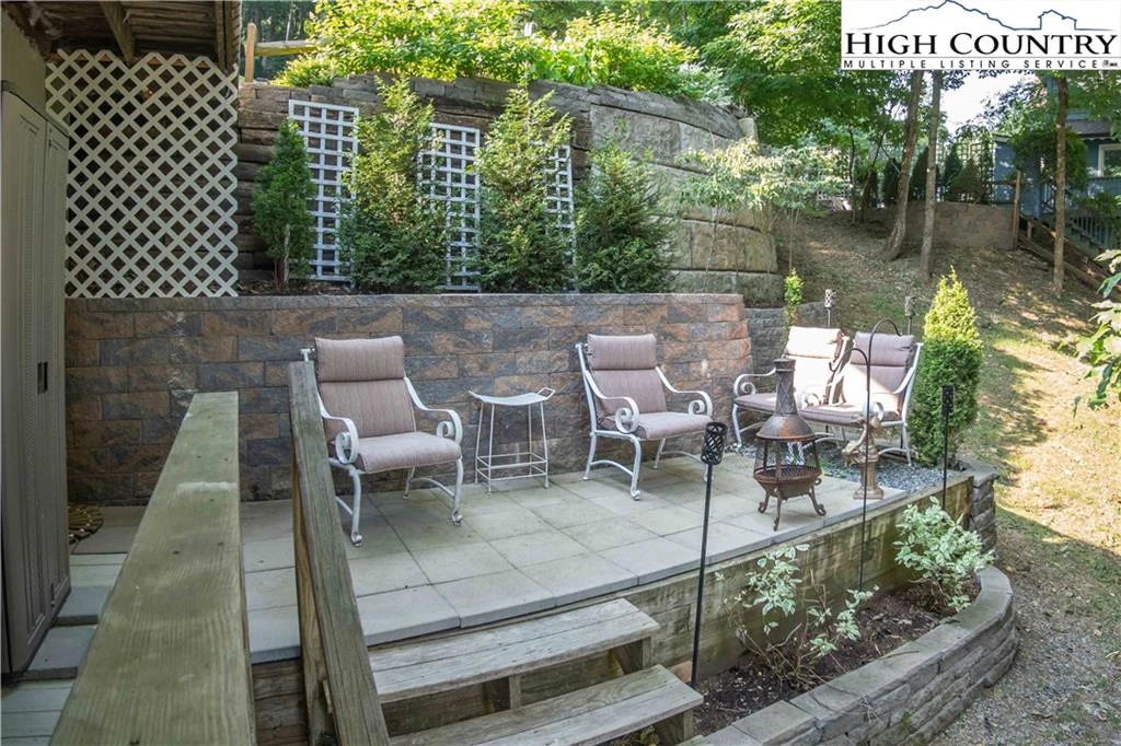Image number 11 for the current listing