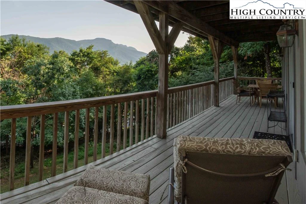 Image number 12 for the current listing