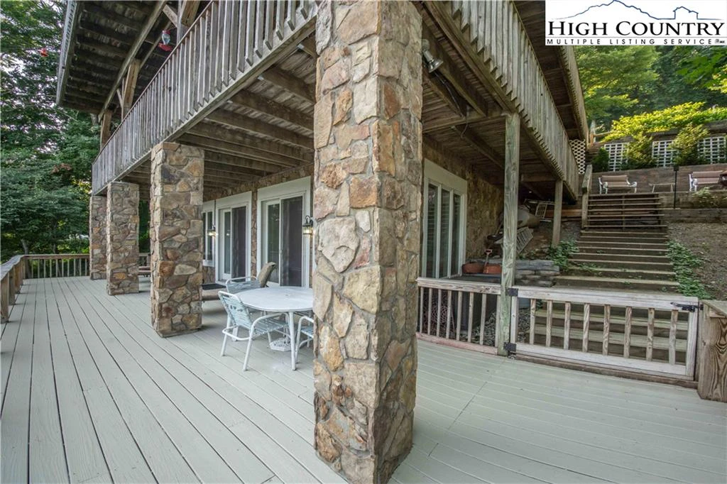 Image number 16 for the current listing