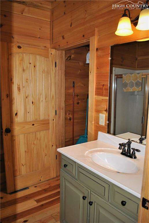 Image number 5 for the current listing