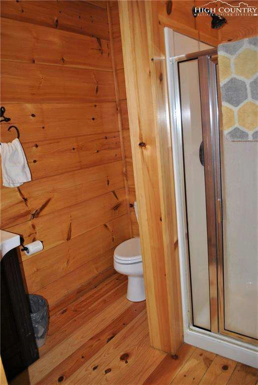 Image number 9 for the current listing