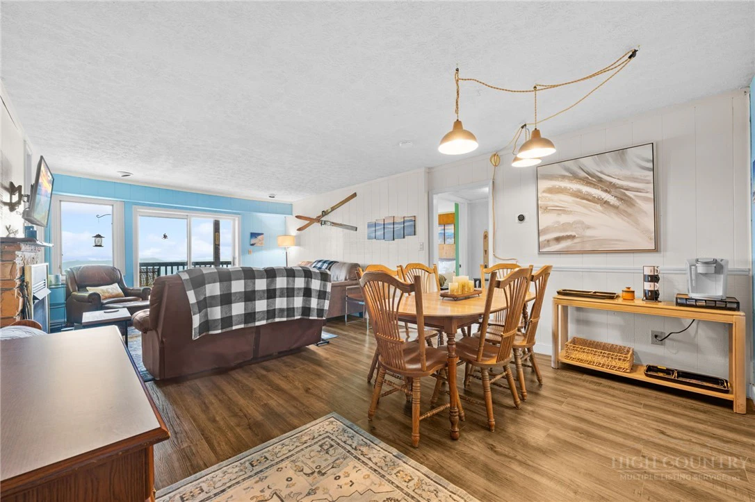Image number 7 for the current listing