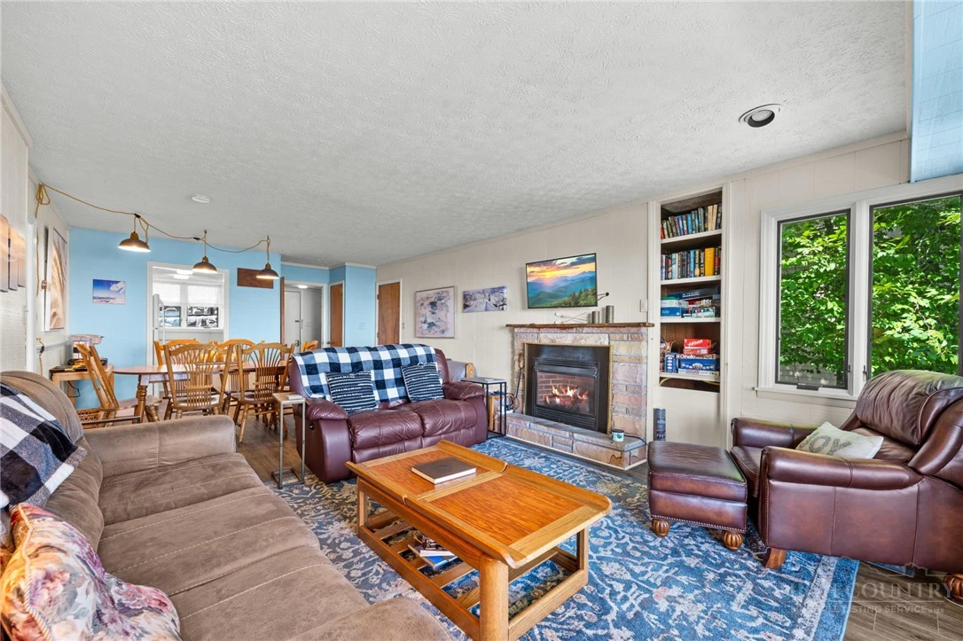 Image number 6 for the current listing