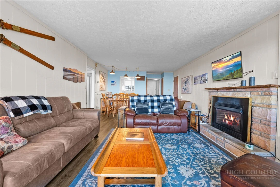 Image number 5 for the current listing