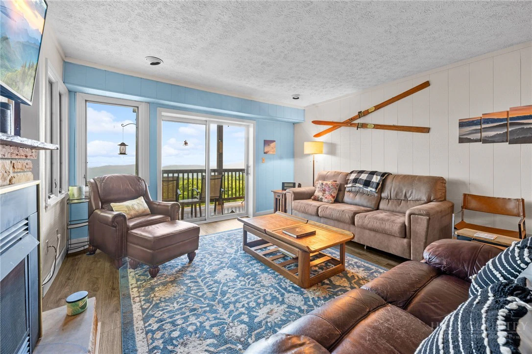 Image number 4 for the current listing